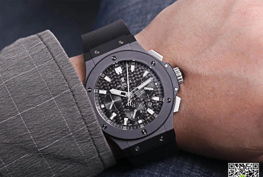 Hublot Big Bang 301.QX.1724.RX V6 Factory 1:1 Best Edition Replica Watch Carbon Fiber Case